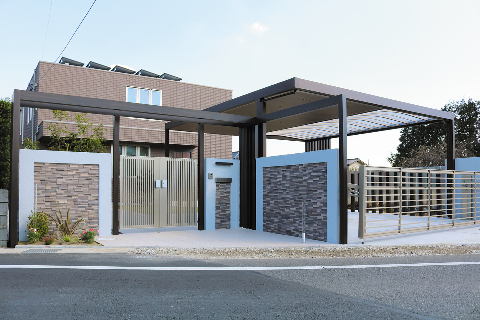 株式会社アシスト