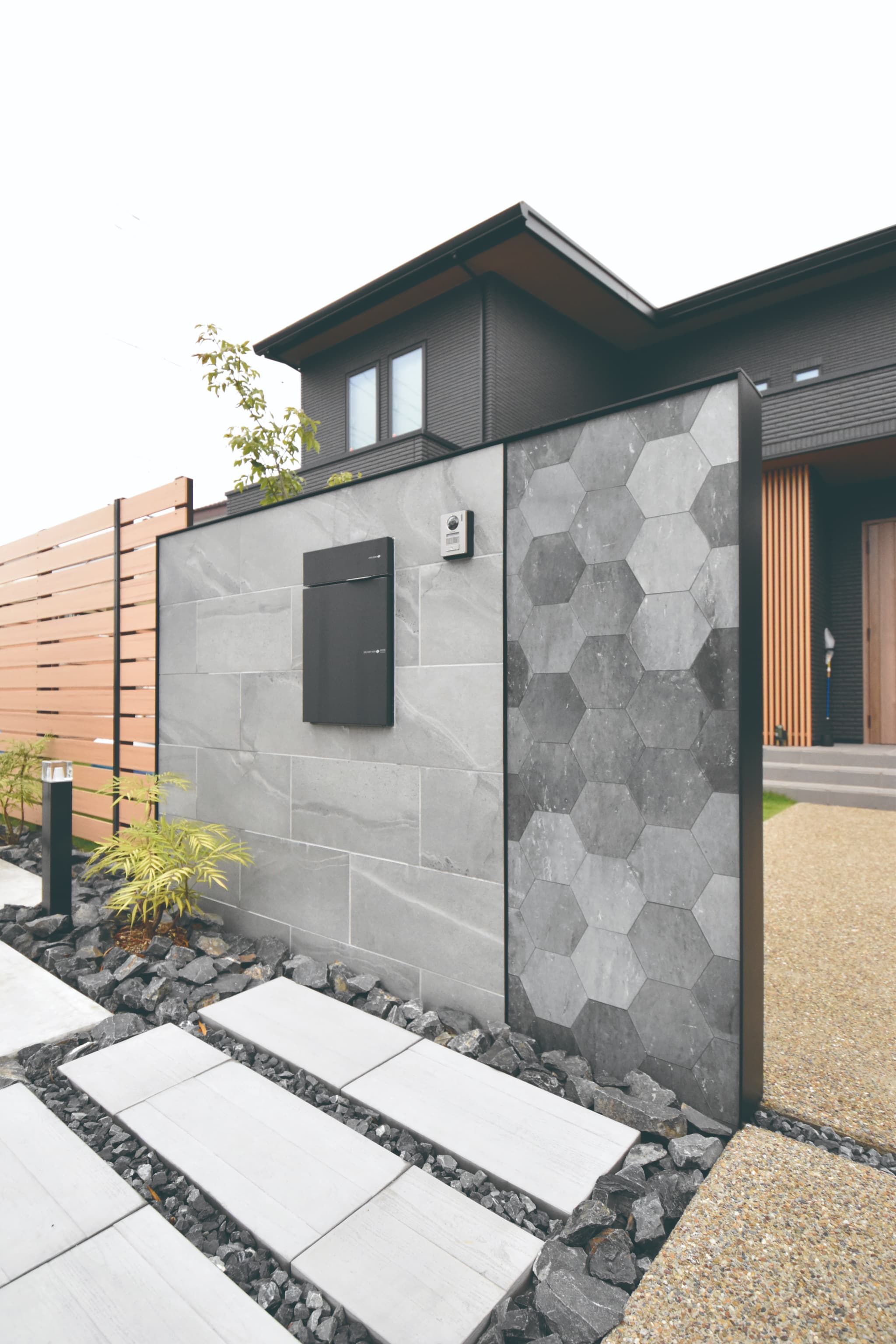 株式会社日出山