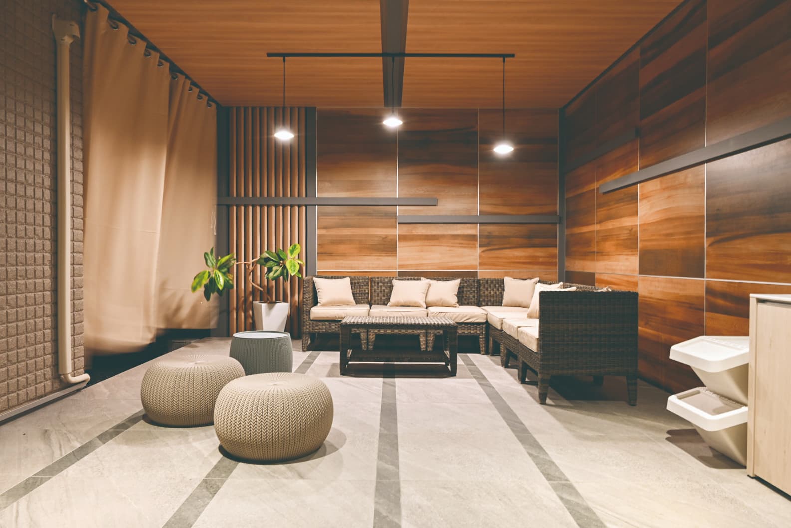 株式会社坂井工業所