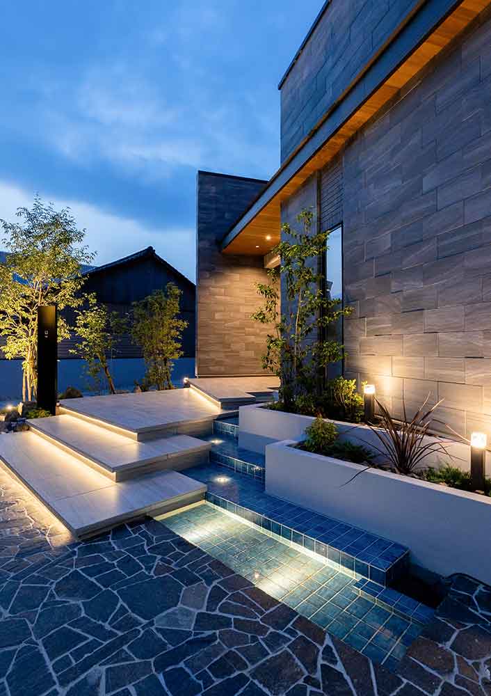 株式会社エスター