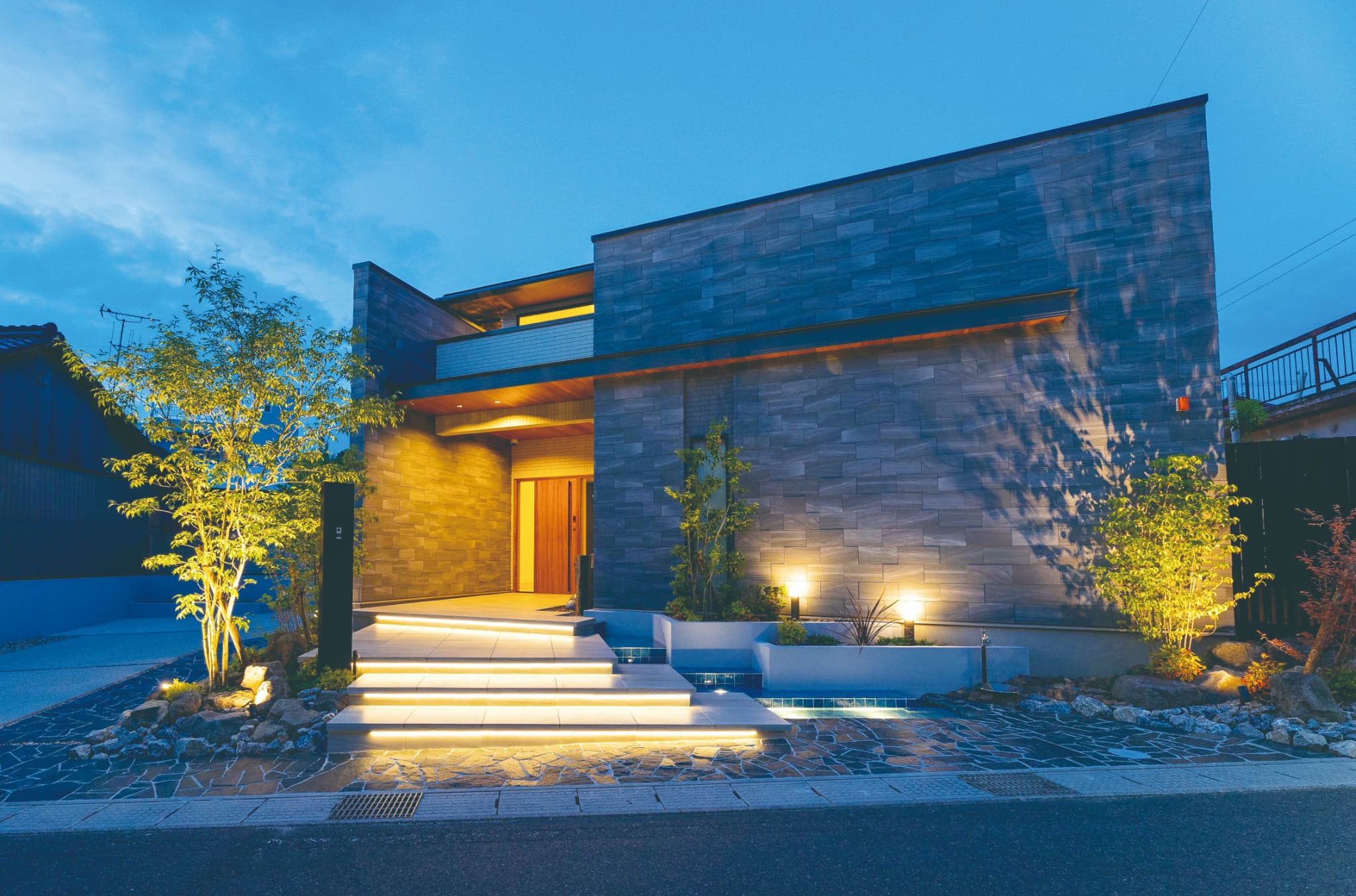 株式会社エスター