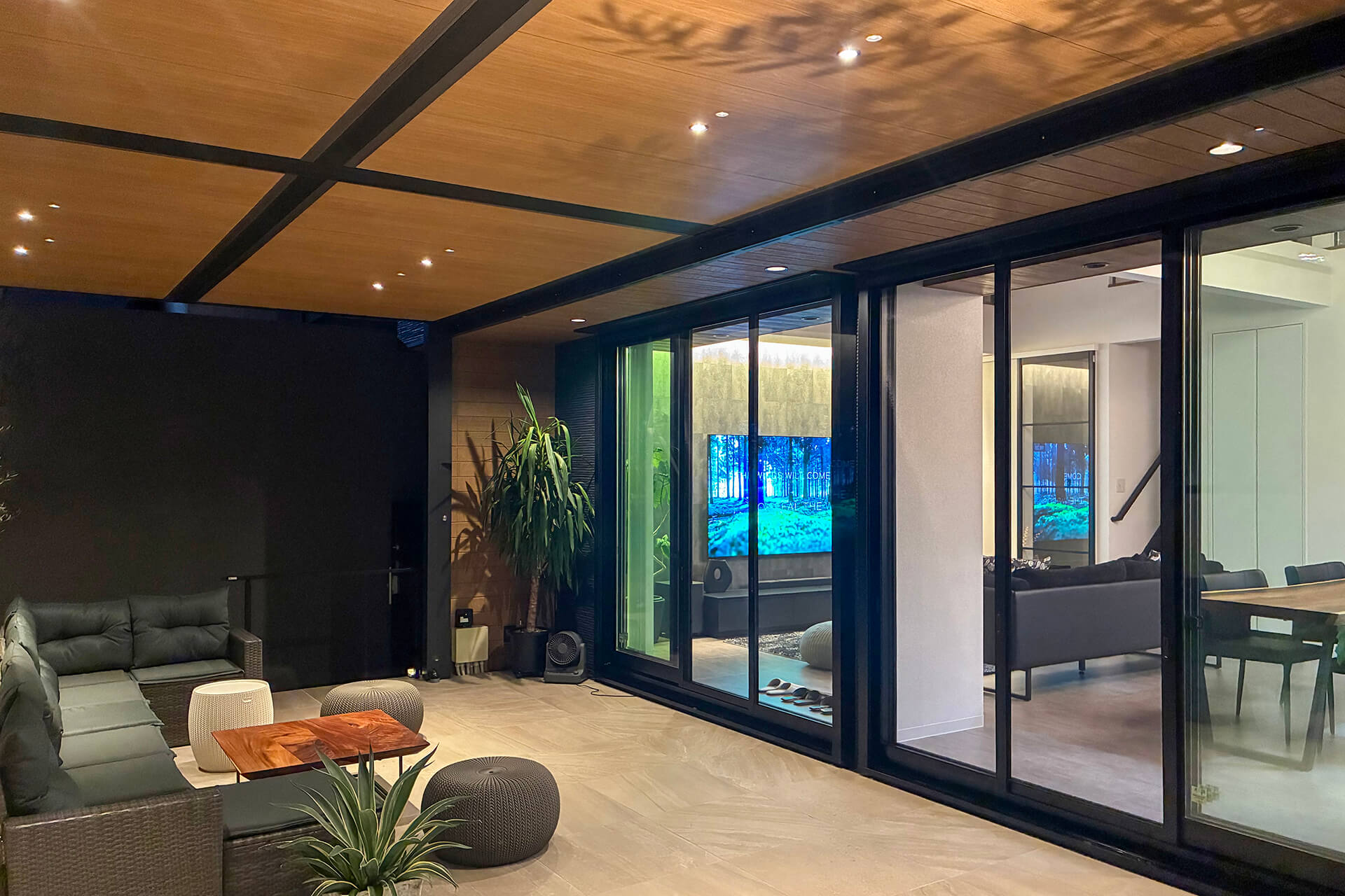 ファミリー庭園株式会社