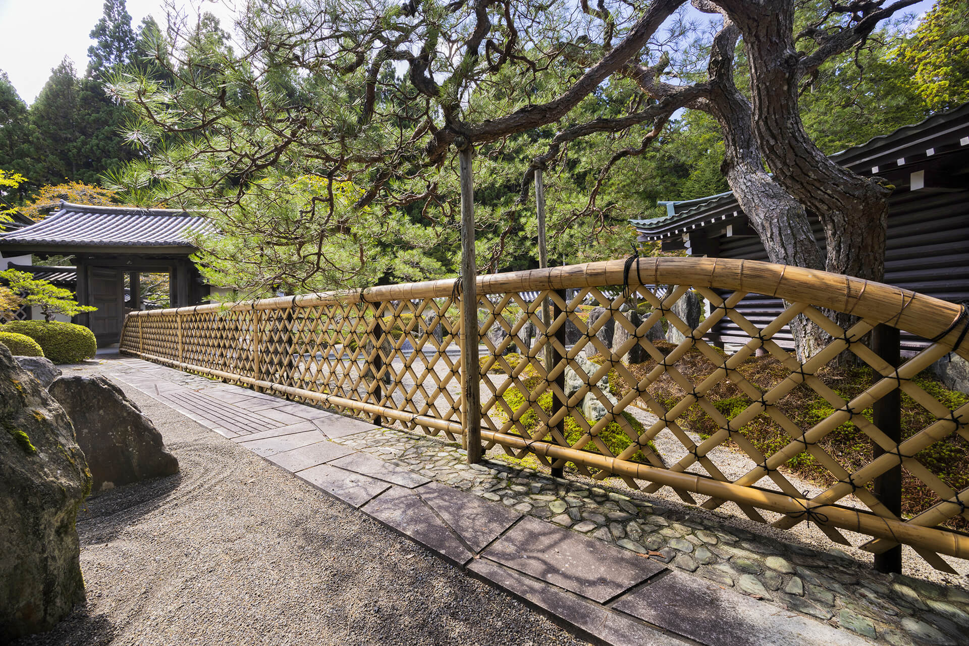 株式会社大彦組