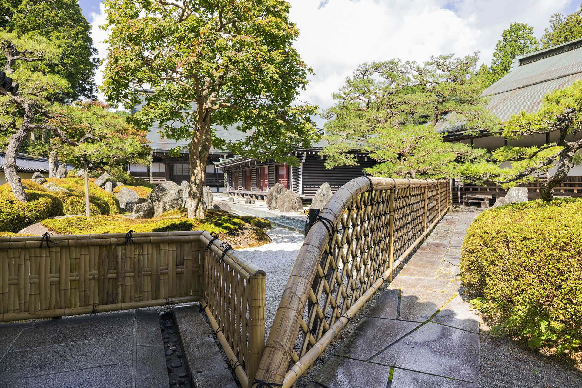 株式会社大彦組