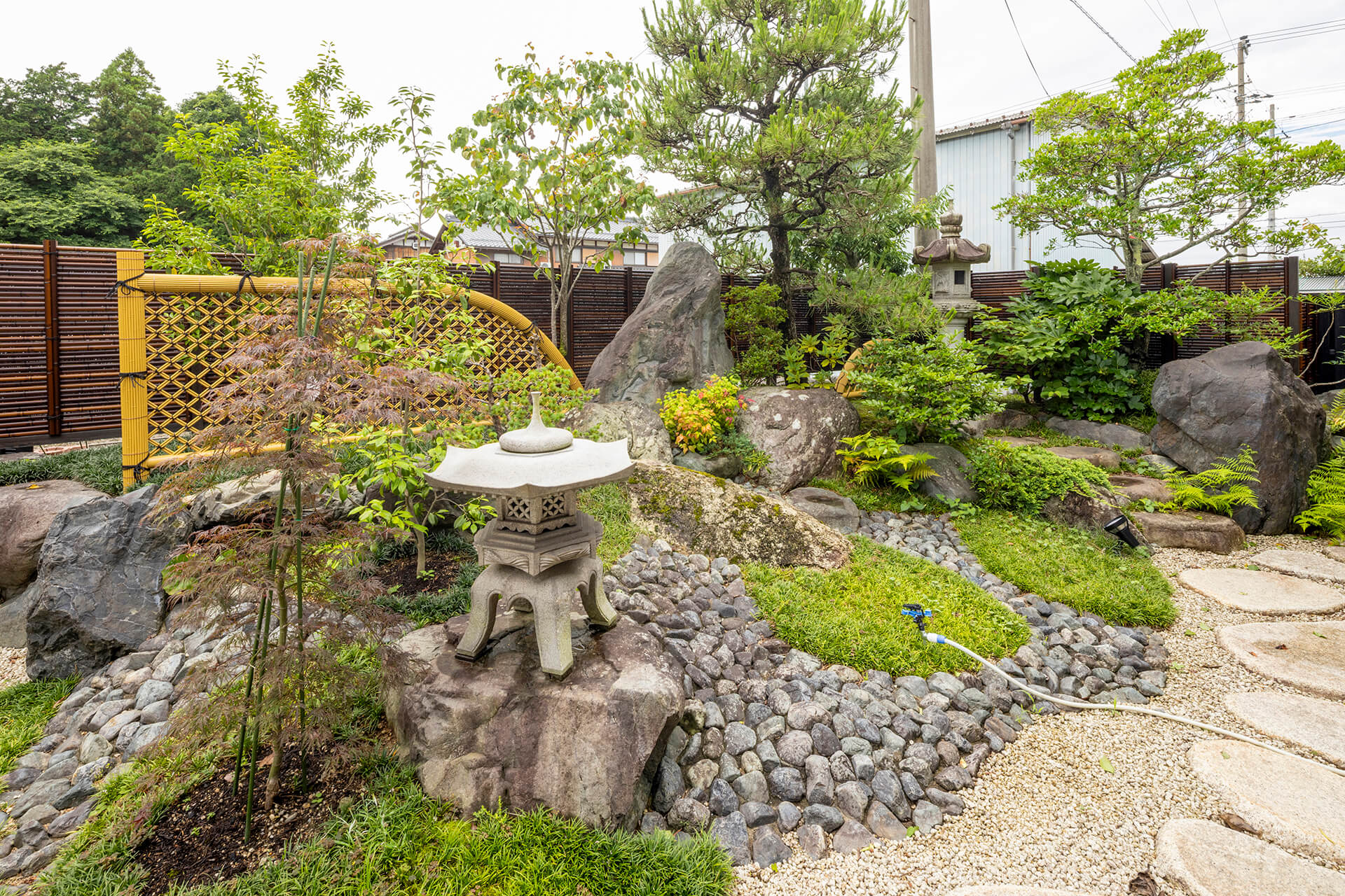 有限会社キャリオン 庭冨