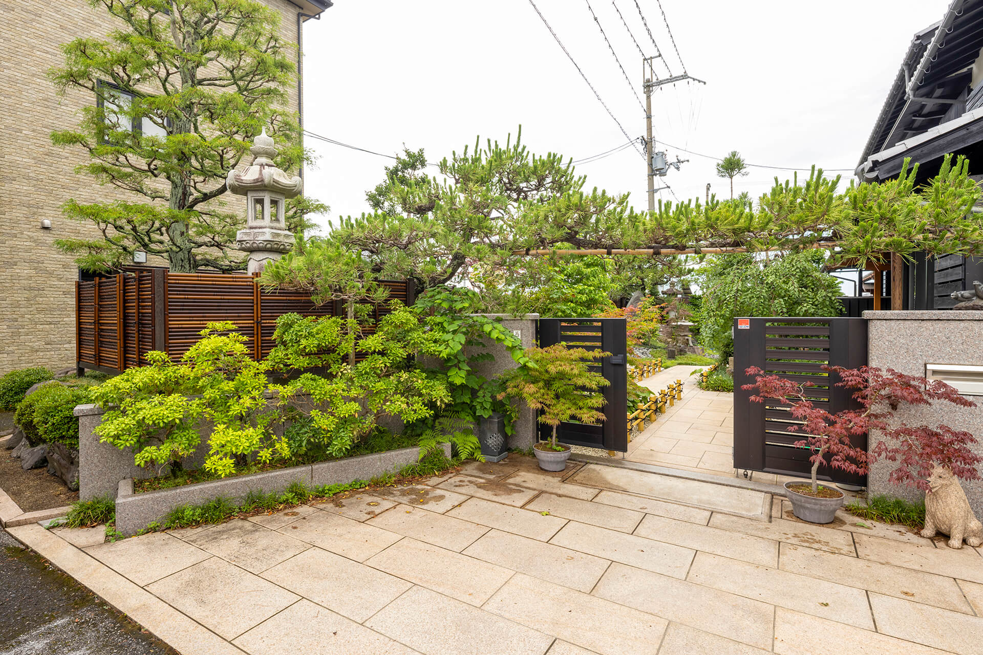 有限会社キャリオン 庭冨